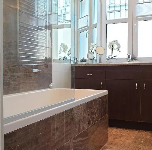 Wonderful 2-bedroom Belvedere Apartamento